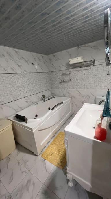 סמרקנד Luxurious Apartments At The Centre Of The City מראה חיצוני תמונה